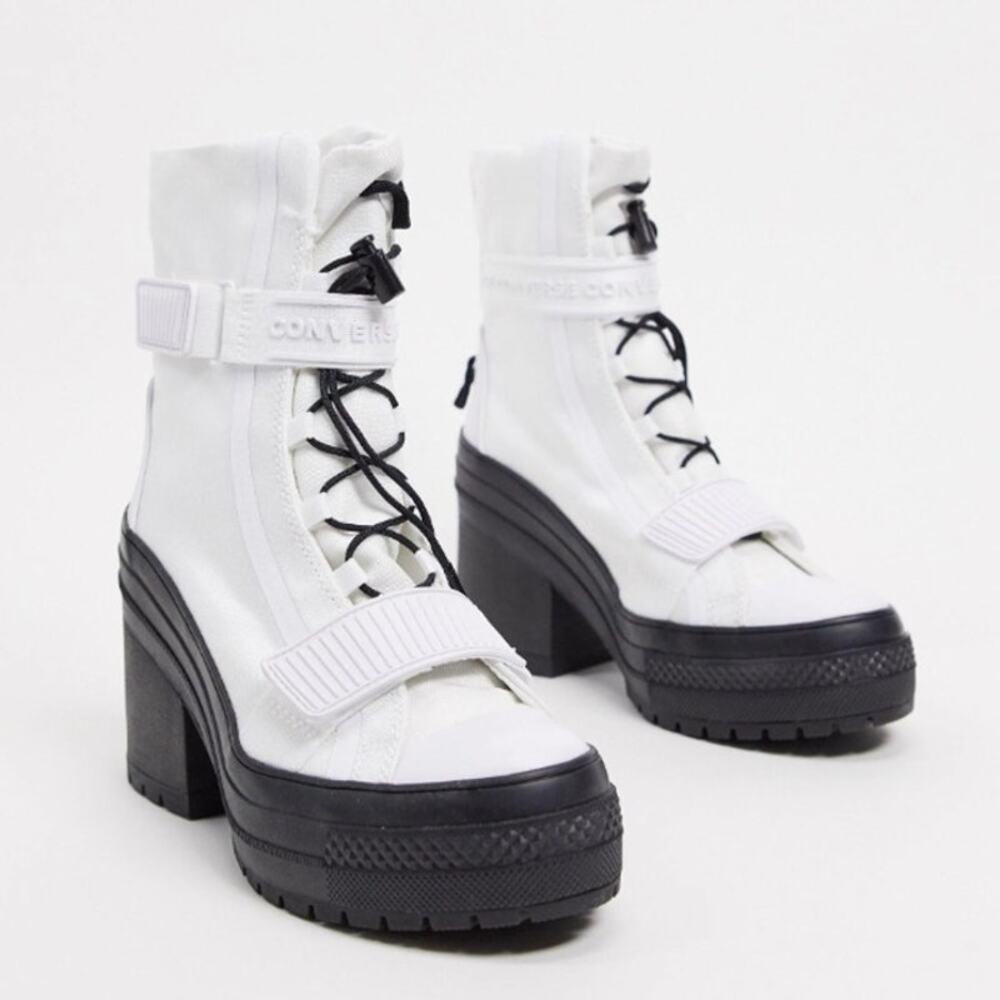 Converse Chuck Taylor All Star Gr82 Heeled Boot in White & Black, Size 7